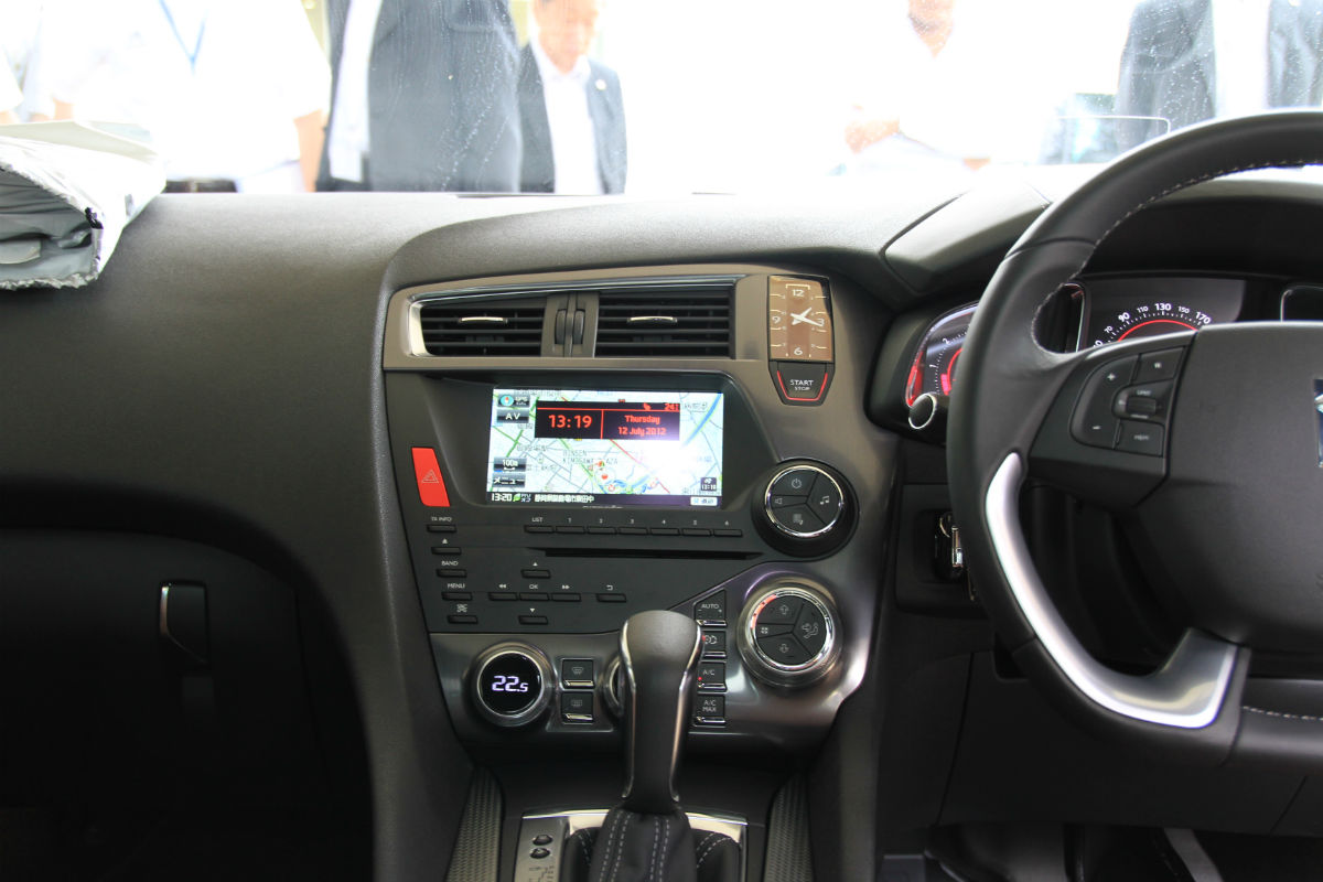 ＤＳ５にナビ！