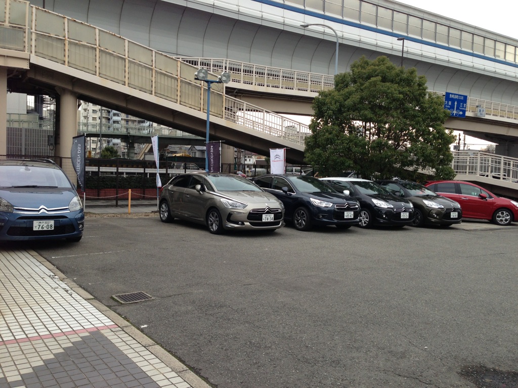 ショールーム展示車両