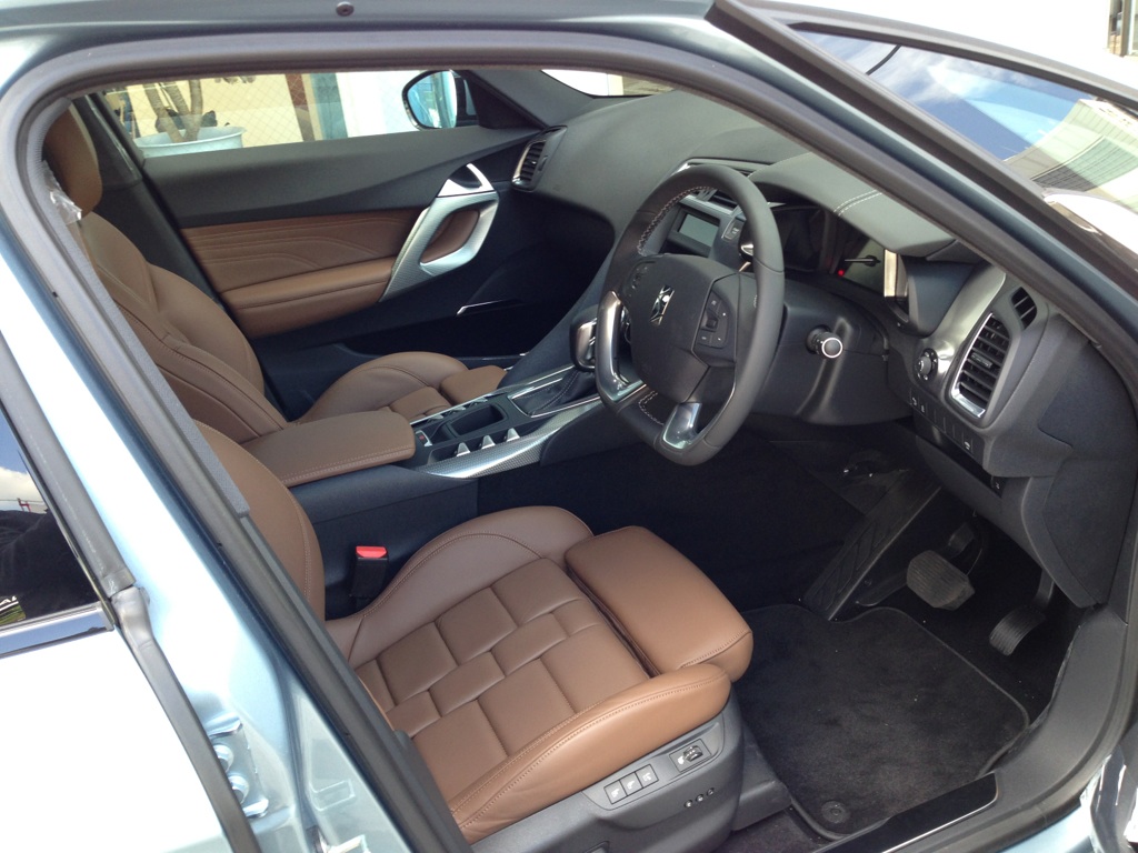 ＤＳ５試乗車　新しくなりました！！