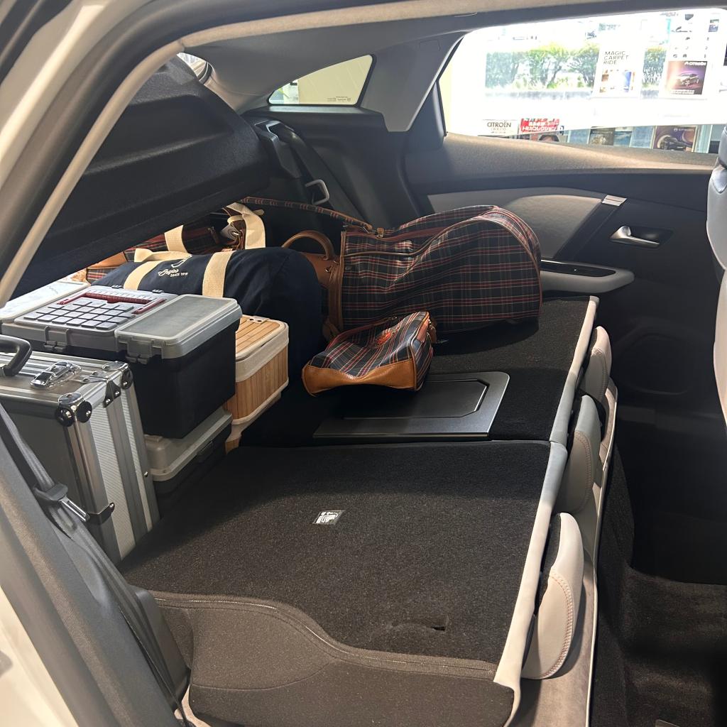 NEW CITROËN C4 HYBRIDの魅力～ラゲッジスペース編～