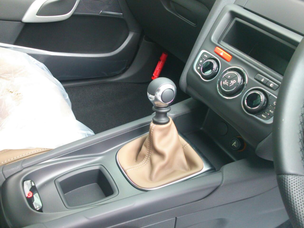 DS4 sport chicでクラブレザーを選ぶと