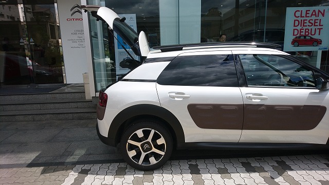 C3・C4 CACTUS　リアゲート開度調整可能です