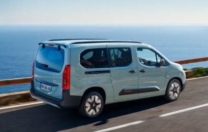 7人乗りBERLINGO LONG  7つの快適。