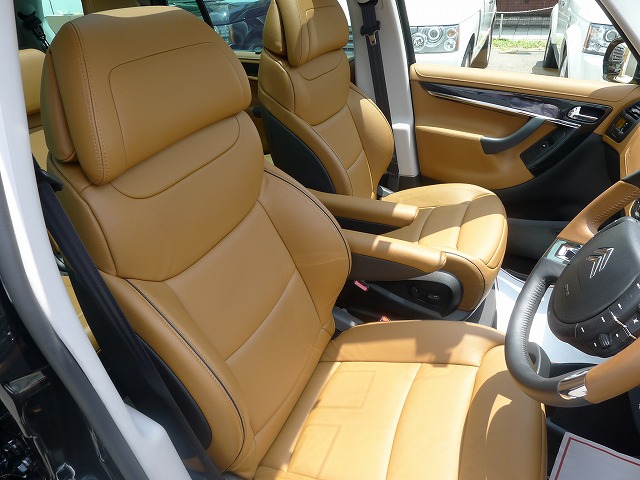 認定中古車　Ｃ４ピカソ　レザーパッケージ