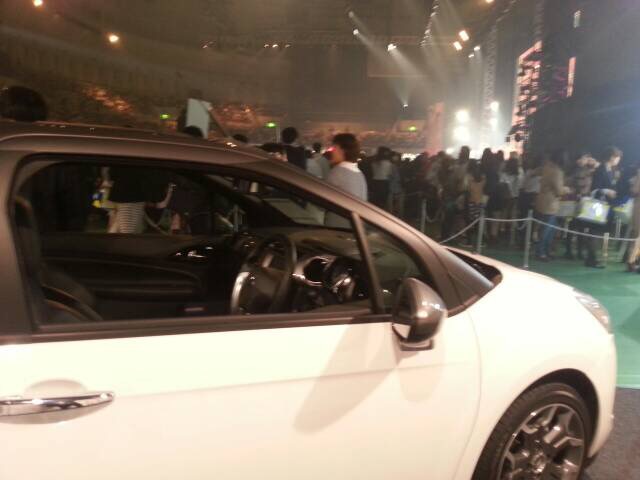 神戸コレクション会場から