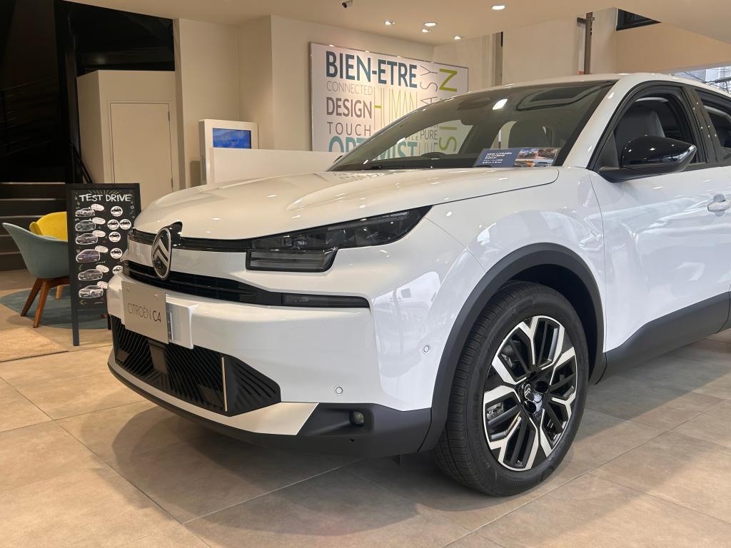 NEW CITROËN C4 HYBRIDの魅力～フロントフェイス～