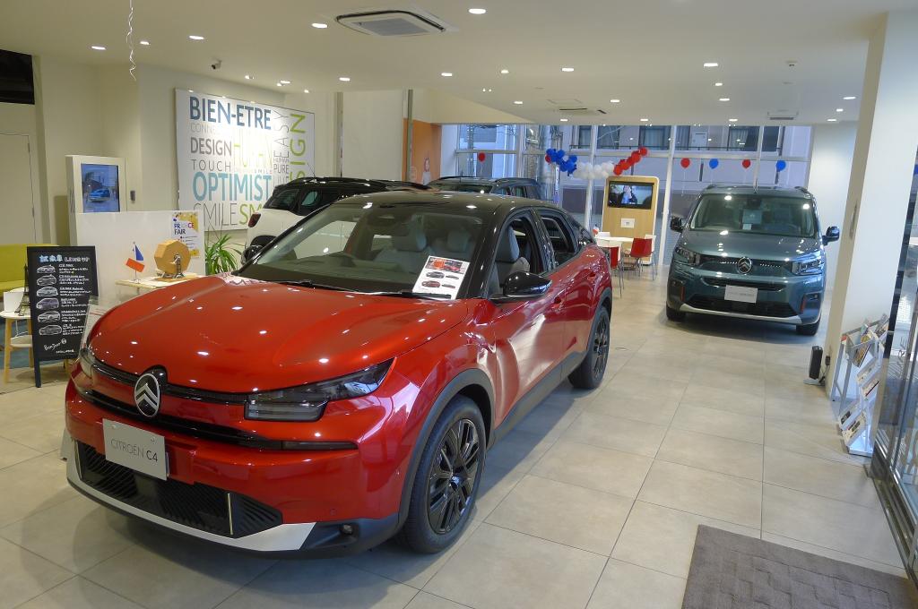 メーカー保証とロードサービス。