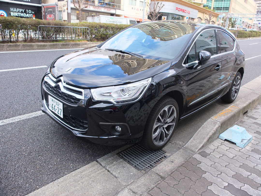 ＤＳ４スポーツシック　試乗車ございますよ！