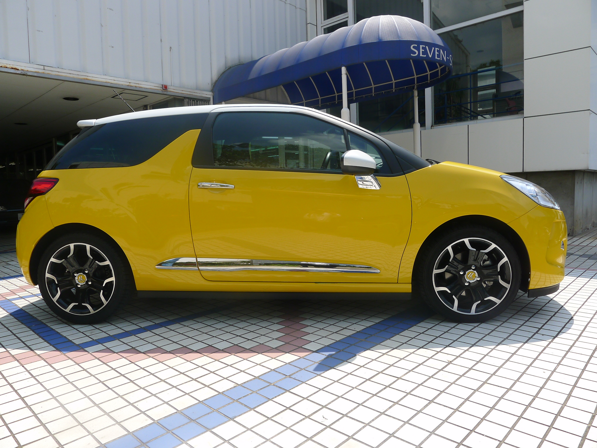 認定中古車　ＤＳ３スポーツシック　入荷！！