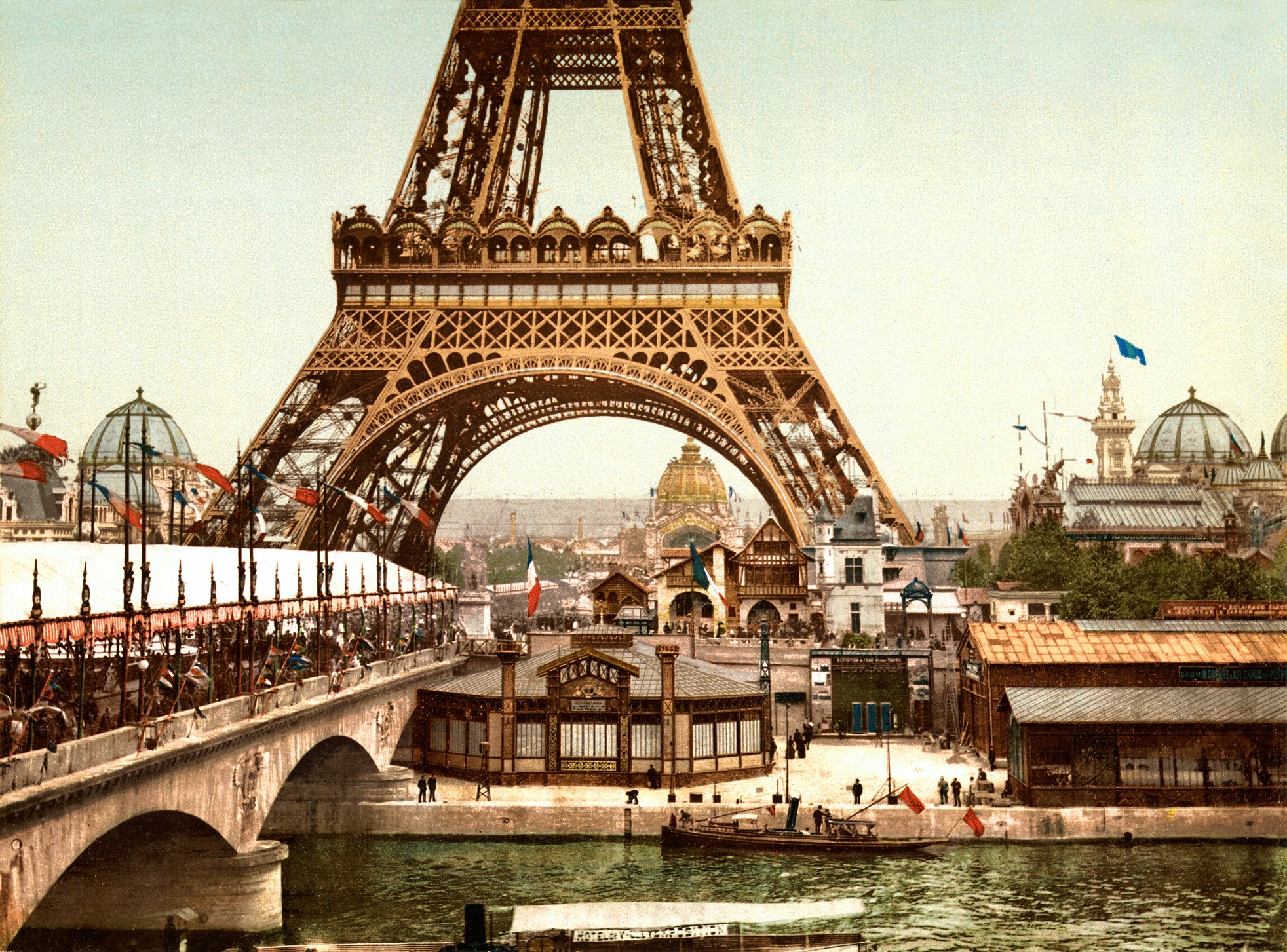 本日、7月14日は『パリ祭，フランス建国記念日』